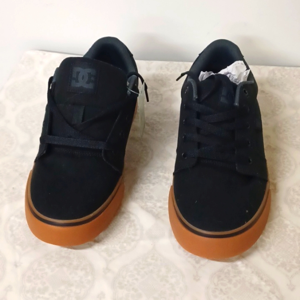 BRAND NEW TAGS ON! Men's Size 11 DC Anvil Skate Shoes